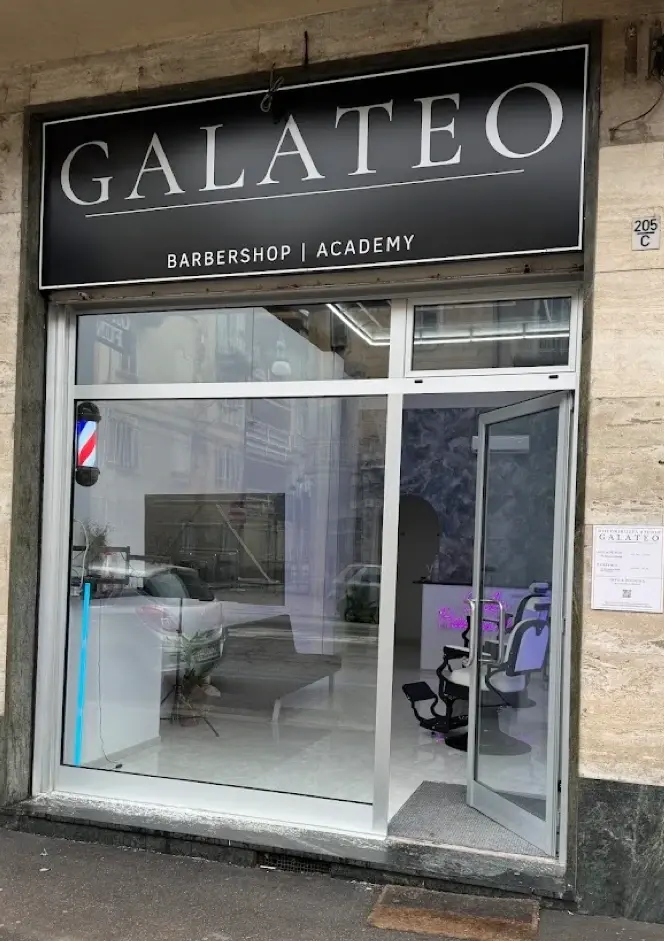 Ingresso di Galateo Barbershop in Corso Moncalieri a Torino